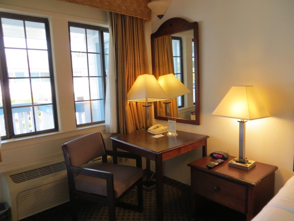 Arbor Inn Монтерей Экстерьер фото